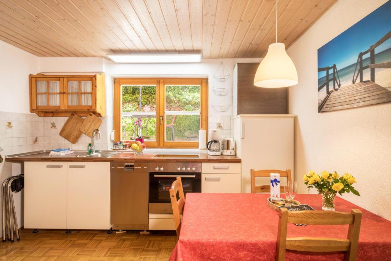 Haus Sonnenschein Gartentraum Apartment Bermatingen Bagian luar foto